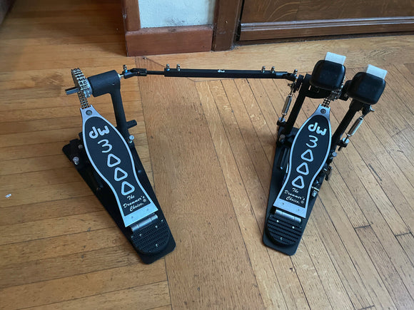 DW 3000 Series Double Bass Drum Pedal - EXCELLENT
