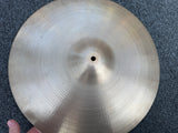 VINTAGE Zildjian 18" Avedis Medium Crash Cymbal -1640 grams1