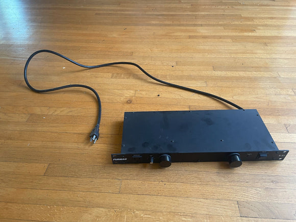 Furman M-8LX 15 AMP Professional Rackmount Performance/Studio Power Conditioner