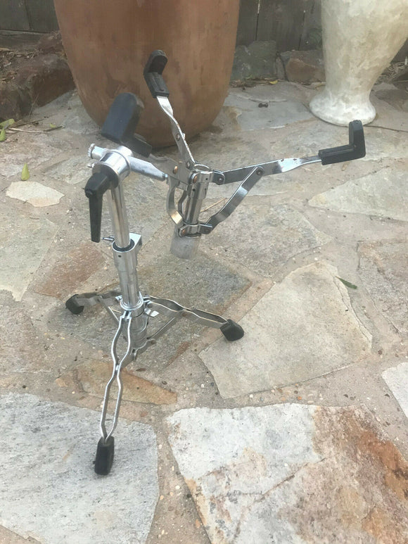 DW 9000 Snare Drum Stand
