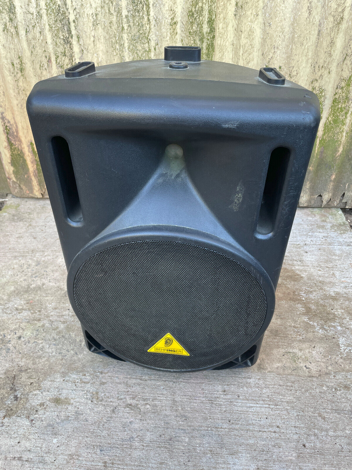 Behringer Euro Live B212A Powered Loudspeaker – Blakes Drum Shop