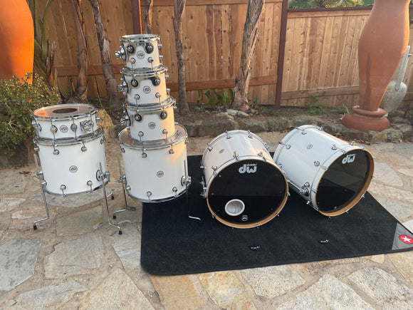 DW Design Series Drums 8pc Double Bass Drum Kit Maple Gloos White - EXCELLENT