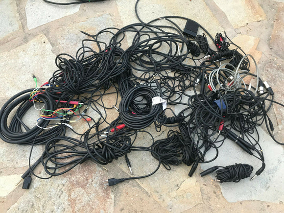 LARGE COLLECTION OF TRS MIC COLORED SNAKE MUSICAL INSUTRMENT / AUDIO CABLES