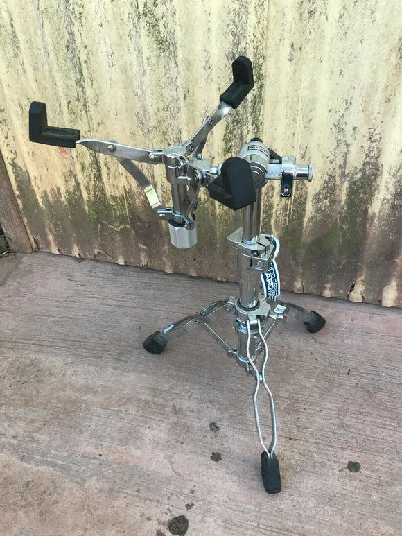 DW 9000 Snare Drum Stand