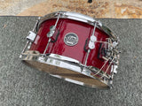 DW Performance Series 6.5x14" Maple Snare Drum - Cherry Stain