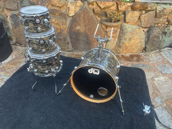 DW Collectors 4 Pc Drum Set kit Black Oyster pearl Gold badge 20x16,10x8,12x9,14