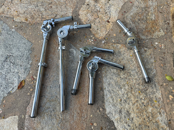 Two Pearl Tom Arm Mounts + 3x No name Pearly type mounts