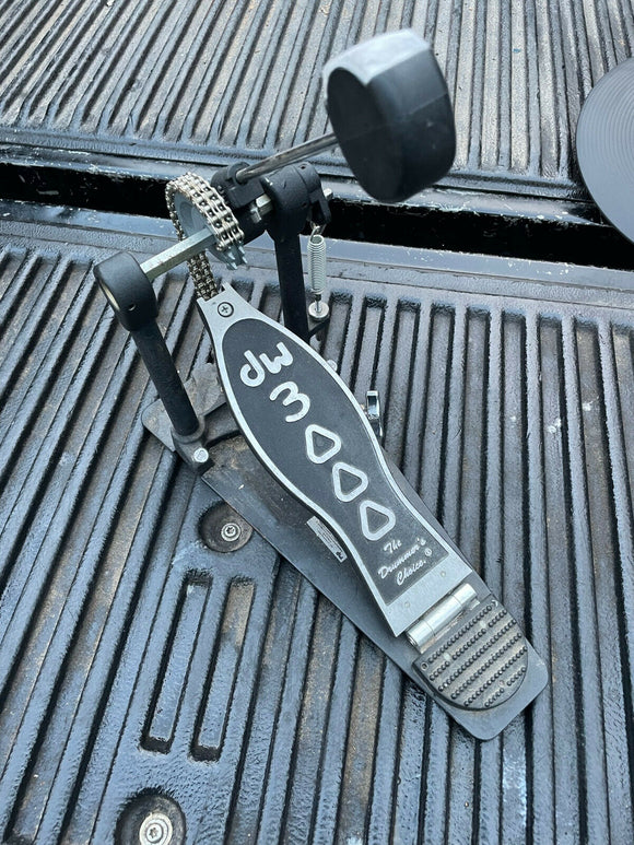 DW 3000 Single bass pedal DW 3000 Single bass pedal