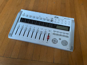 Zoom R16 Digital Interface Controller SD Recorder