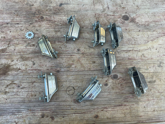 8 Rogers Beavertail Lugs for Tom Drum with Mounting Screws - Chrome