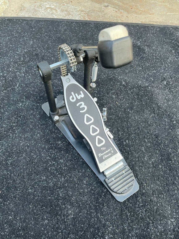 DW 3000 Single bass pedal