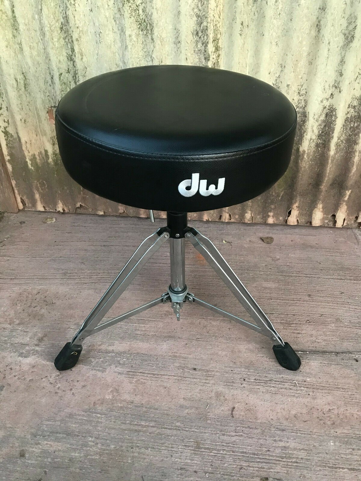 DW 9000 Series Round Drum Throne Seat CHair Seat Blakes Drum Shop