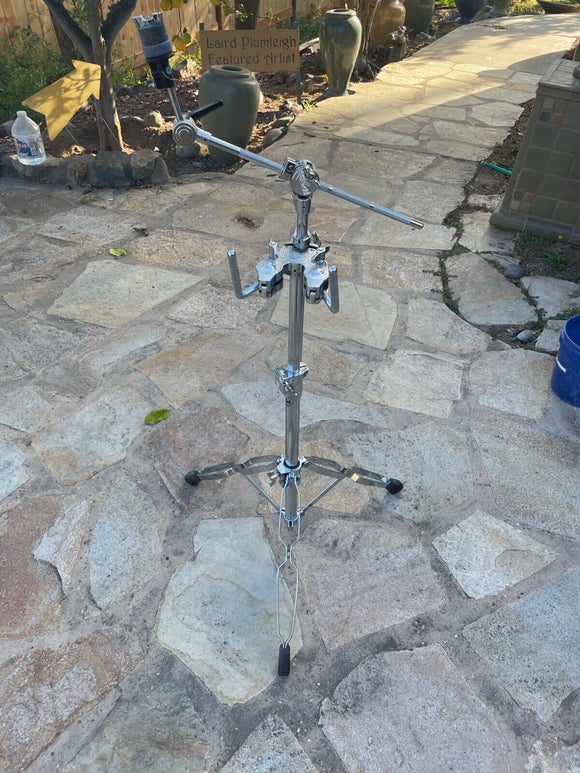 DW 9900 Heavy-Duty 9000 Series Double Tom Stand + Cymbal Boom Arm attachment