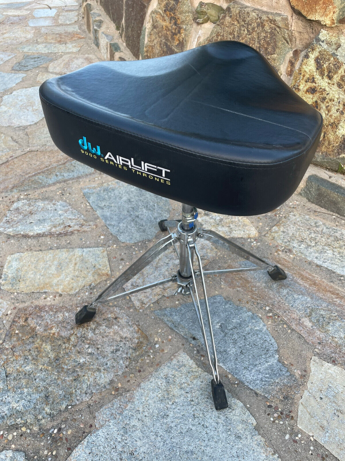 Dw tractor throne hotsell