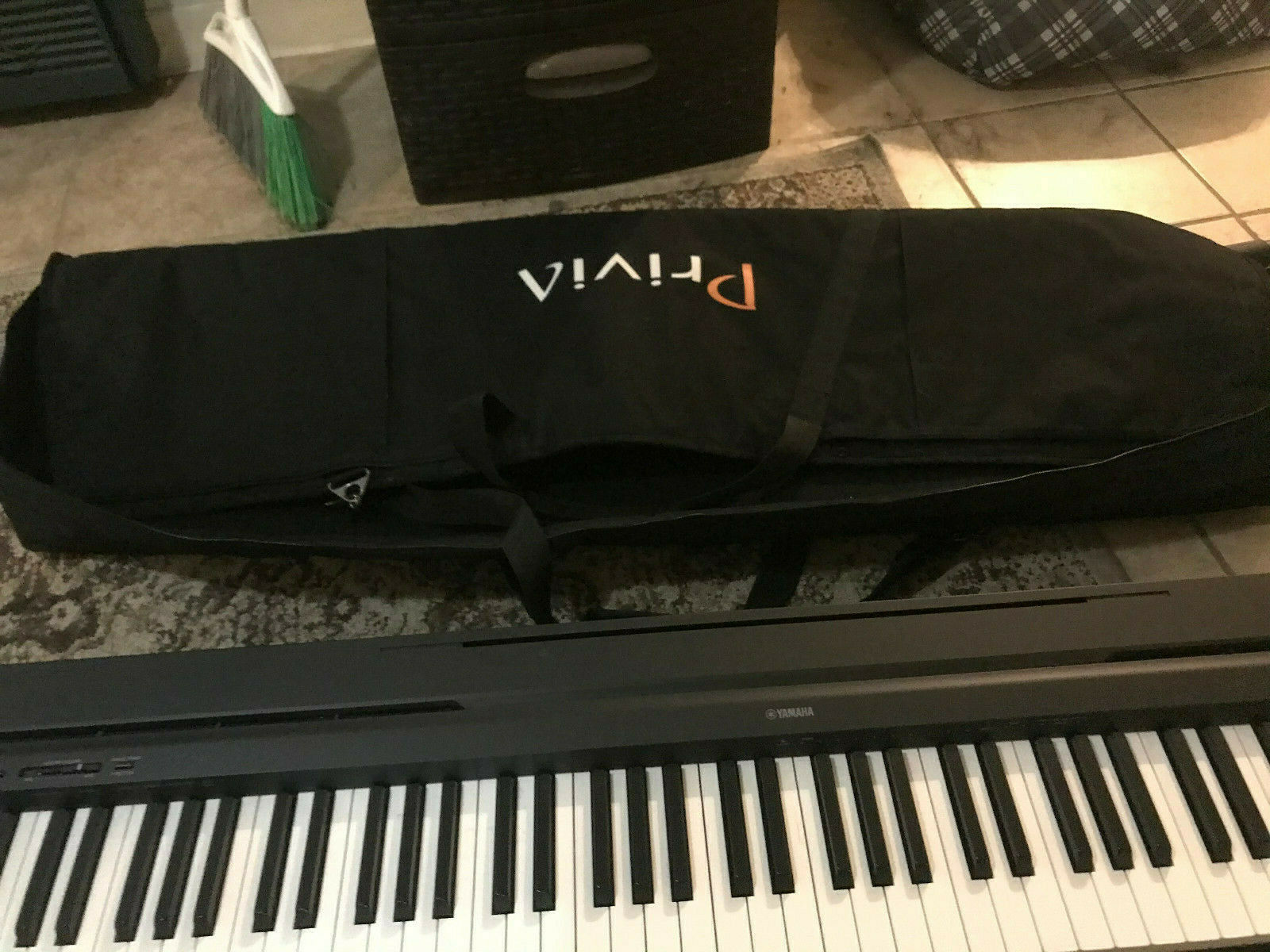 Yamaha P71B 88Key Digital Piano w/ Sustain Pedal,Power Supply w/case